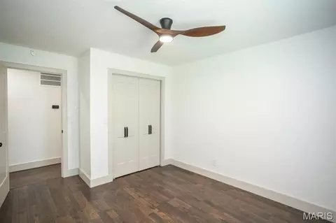 Bedroom - 804 E Main St, Richland, MO 65556 photo 3 of 7