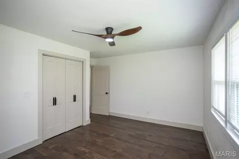 Bedroom - 804 E Main St, Richland, MO 65556 photo 5 of 7