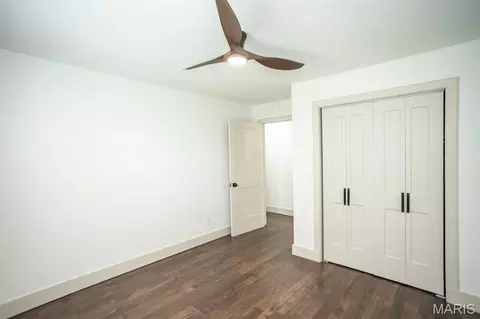 Bedroom - 804 E Main St, Richland, MO 65556 photo 2 of 7