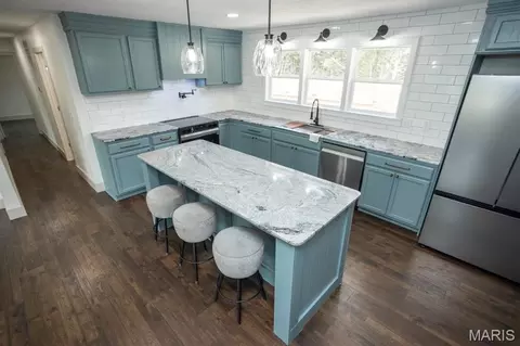 Kitchen - 804 E Main St, Richland, MO 65556 photo 7 of 7