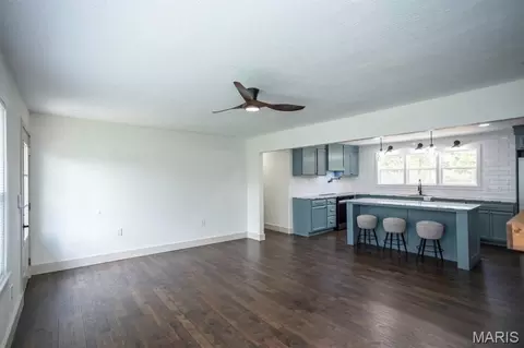 Living - 804 E Main St, Richland, MO 65556 photo 4 of 5