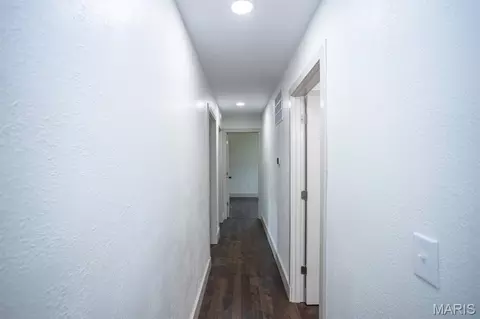 Entry Way - 804 E Main St, Richland, MO 65556 photo 1 of 1