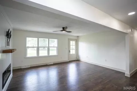 Living - 804 E Main St, Richland, MO 65556 photo 1 of 5