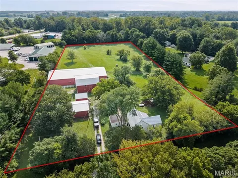 5842 Saxtown Rd, Millstadt, IL 62260