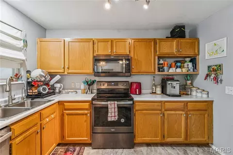 Kitchen - 871 Molloy Dr, O'fallon, MO 63366 photo 3 of 3