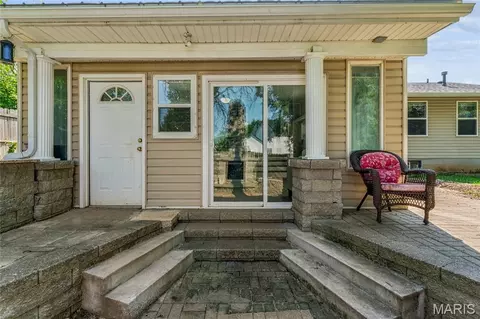 Exterior - 871 Molloy Dr, O'fallon, MO 63366 photo 5 of 9