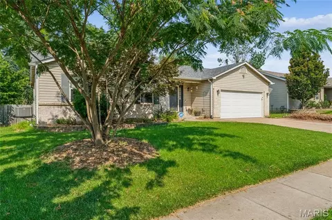 Exterior - 871 Molloy Dr, O'fallon, MO 63366 photo 3 of 9