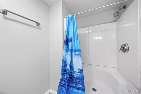 Bath - 4717 S Compton Ave, Saint Louis, MO 63111 photo 3 of 3
