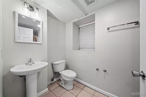 Bath - 4717 S Compton Ave, Saint Louis, MO 63111 photo 2 of 3
