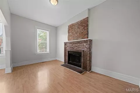 Living - 4717 S Compton Ave, Saint Louis, MO 63111 photo 6 of 7