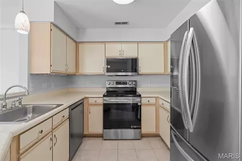 Kitchen - 1323 Holgate Dr #B, Ballwin, MO 63021 photo 1 of 4