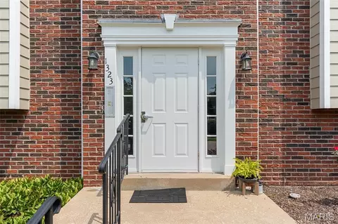 Exterior - 1323 Holgate Dr #B, Ballwin, MO 63021 photo 2 of 5