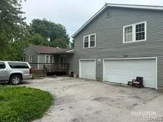 12816 Bellefontaine Rd, Saint Louis, MO 63138