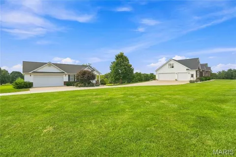 Exterior - 3 Bluff Haven Dr, Troy, MO 63379 photo 2 of 6