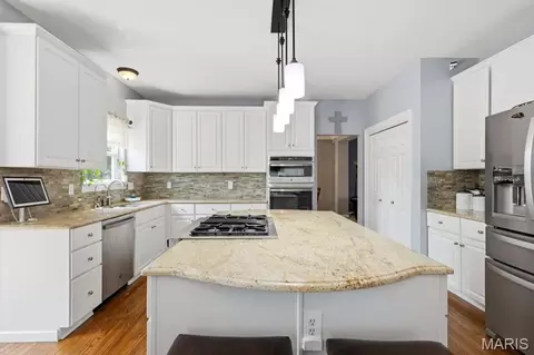 Kitchen - 688 Meramec View Dr, Eureka, MO 63025 photo 2 of 5