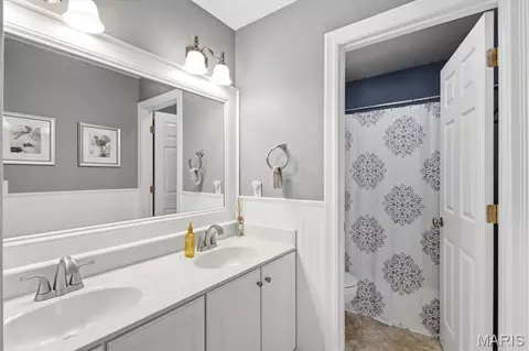 Bath - 688 Meramec View Dr, Eureka, MO 63025 photo 5 of 6