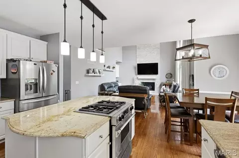 Kitchen - 688 Meramec View Dr, Eureka, MO 63025 photo 4 of 5