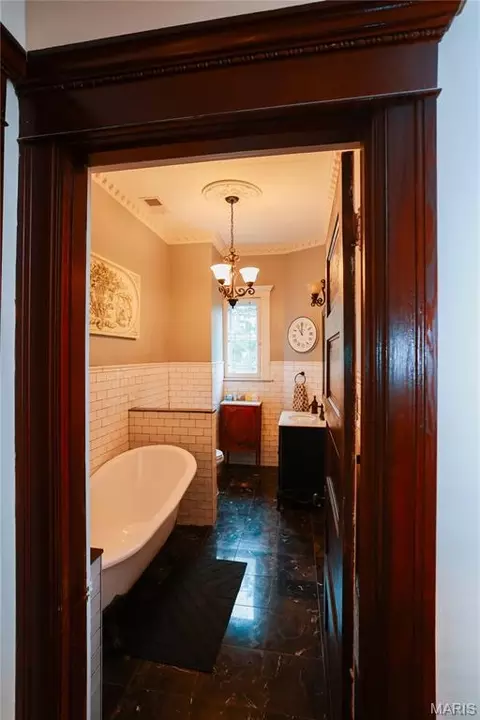 Bath - 201 N Jackson St, Kennett, MO 63857 photo 5 of 8