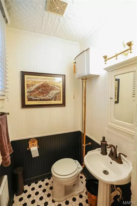 Bath - 201 N Jackson St, Kennett, MO 63857 photo 2 of 8