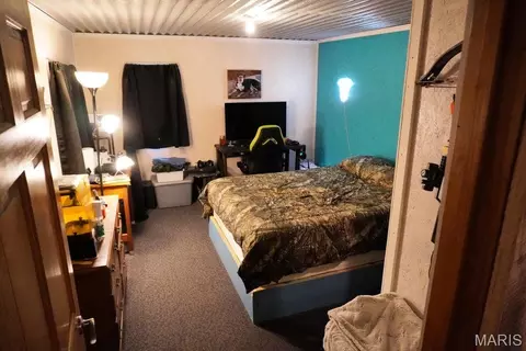 Bedroom - 13226 Cr 437, Mountain View, MO 65548 photo 1 of 3
