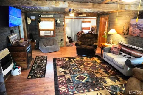 Living - 13226 Cr 437, Mountain View, MO 65548 photo 1 of 2