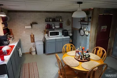 Kitchen - 13226 Cr 437, Mountain View, MO 65548 photo 2 of 2