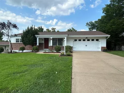 31 Graeler Dr, Saint Louis, MO 63146