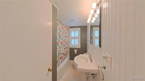 Bath - 207 Marilyn Dr, O'fallon, IL 62269 photo 1 of 3