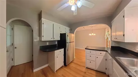 Entry Way - 207 Marilyn Dr, O'fallon, IL 62269 photo 4 of 5