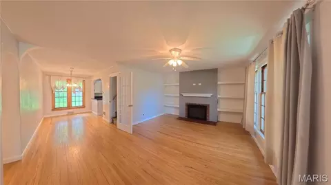 Living - 207 Marilyn Dr, O'fallon, IL 62269 photo 1 of 3