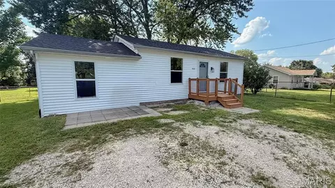 557 Vreeland Rd, Hillsboro, MO 63050