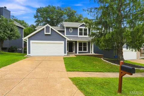 Exterior - 816 Ginger Wood Ct, Ballwin, MO 63021 photo 6 of 7