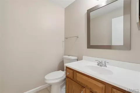 Bath - 816 Ginger Wood Ct, Ballwin, MO 63021 photo 1 of 3