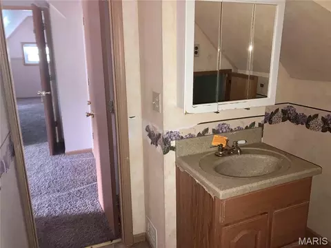 Bath - 445 E Sedgwick St, Brookfield, MO 64628 photo 6 of 6