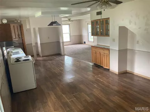Living - 445 E Sedgwick St, Brookfield, MO 64628 photo 6 of 6