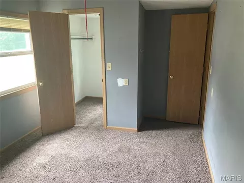 Bedroom - 445 E Sedgwick St, Brookfield, MO 64628 photo 2 of 9