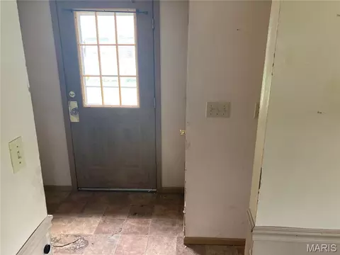 Entry Way - 445 E Sedgwick St, Brookfield, MO 64628 photo 2 of 6