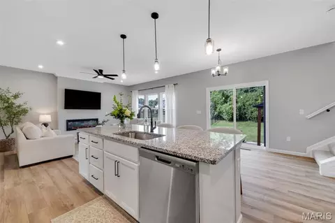 Kitchen - 3336 Vine Clad Hill Dr, Arnold, MO 63010 photo 2 of 3