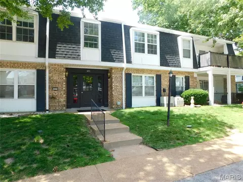 1673 Herault Pl #F, Saint Louis, MO 63125