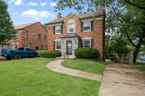 8105 Delmar Blvd, University City, MO 63130