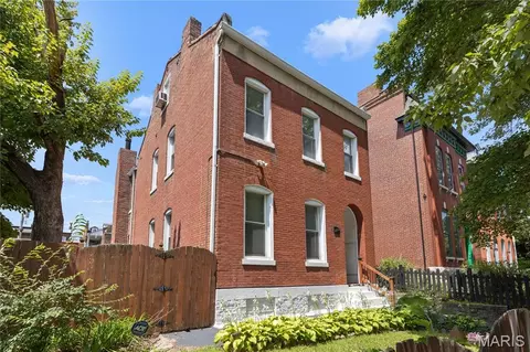 2251 Jules St, Saint Louis, MO 63104