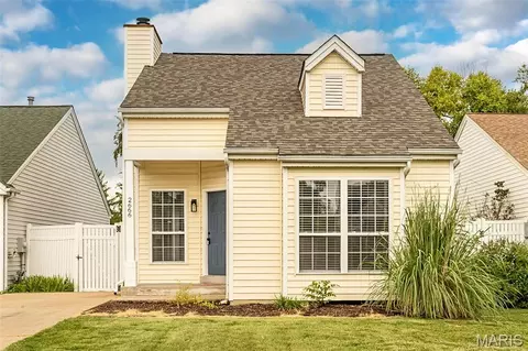 2666 Liberty Gardens Dr, Florissant, MO 63031