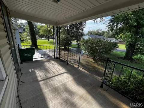 Exterior - 802 Summit St, Butler, MO 64730 photo 6 of 6
