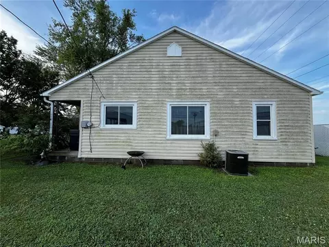 Exterior - 802 Summit St, Butler, MO 64730 photo 3 of 6