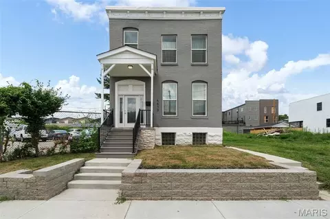 4413 Hunt Ave, Saint Louis, MO 63110