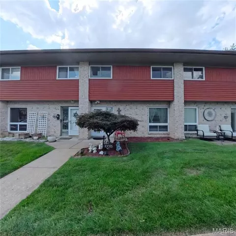 10035 Sakura Dr, Saint Louis, MO 63128