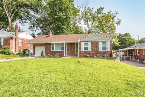 1207 Yukon Dr, Saint Louis, MO 63137