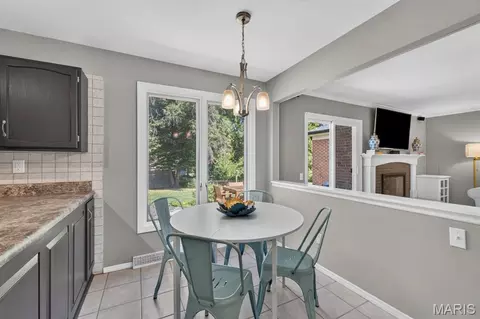Dining - 107 Lea Meadows Dr, Ballwin, MO 63011 photo 2 of 2