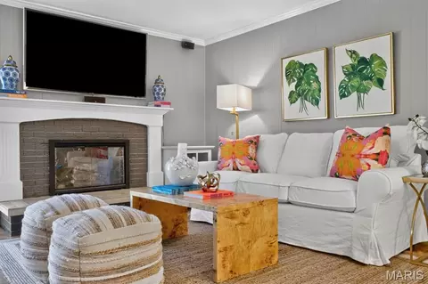 Living - 107 Lea Meadows Dr, Ballwin, MO 63011 photo 4 of 6