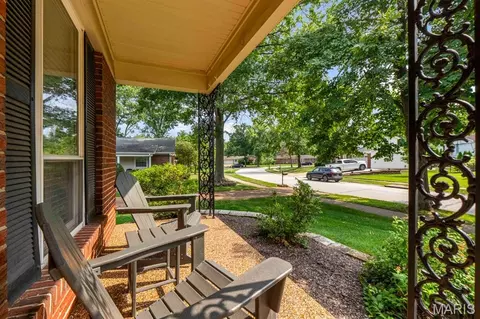 Exterior - 107 Lea Meadows Dr, Ballwin, MO 63011 photo 4 of 7